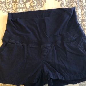Maternity shorts